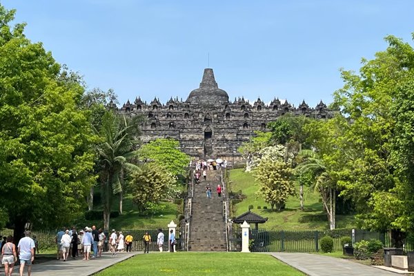 Borobudur Bromo Ijen Tour 4D3N