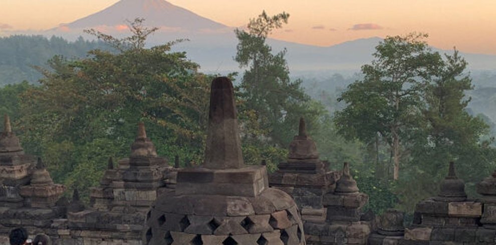 5D4N Yogyakarta Bromo Ijen Tour Package