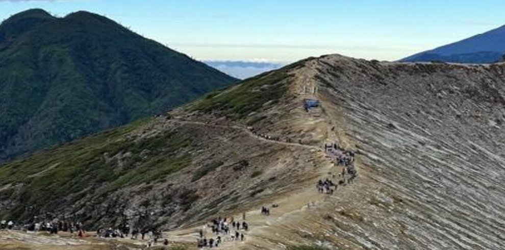 Mount Ijen Sunrise: Overnight Tour from BALI